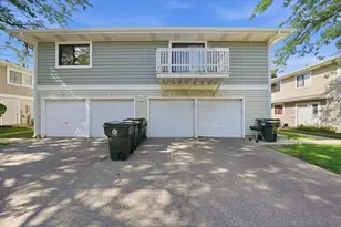 1437 Sutter Dr, Hanover Park, IL 60133 - Photo 4