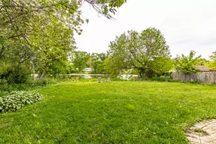 689 Laurel Ave, Wauconda, IL 60084 - Photo 26