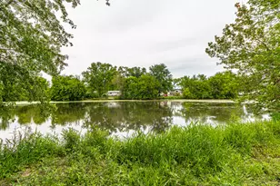 689 Laurel Ave, Wauconda, IL 60084 - Photo 28