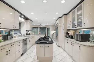 3639 Pebble Beach Rd, Northbrook, IL 60062 - Photo 12