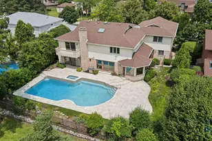3639 Pebble Beach Rd, Northbrook, IL 60062 - Photo 2