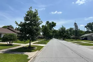 2222 Spruce Rd, Homewood, IL 60430 - Photo 6