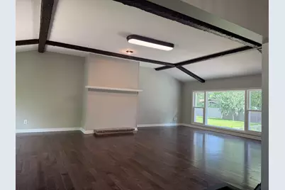 211 E Dresser Road, Dekalb, IL 60115 - Photo 2