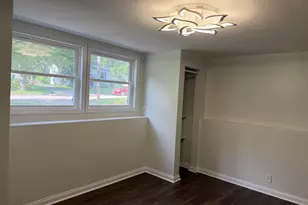 211 E Dresser Rd, Dekalb, IL 60115 - Photo 12
