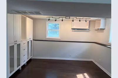 211 E Dresser Road, Dekalb, IL 60115 - Photo 10