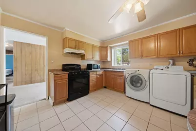 22205 Central Park Avenue, Park Forest, IL 60466 - Photo 12