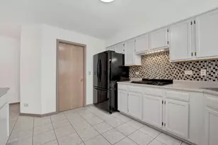 2164 Seaver Ln, Hoffman Estates, IL 60169 - Photo 10