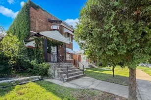 9737 S Prairie Ave, Chicago, IL 60628 - Photo 2