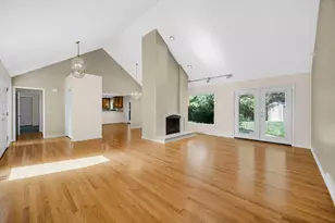 356 Windsor Ln, Inverness, IL 60010 - Photo 2