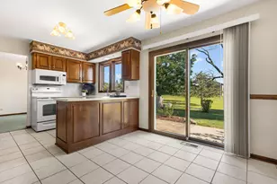 53 James Dr, Westmont, IL 60559 - Photo 8