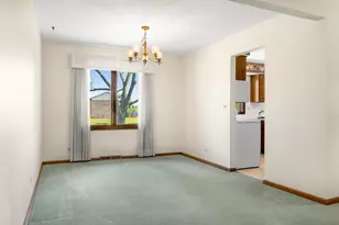 53 James Dr, Westmont, IL 60559 - Photo 6
