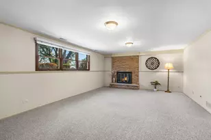 53 James Dr, Westmont, IL 60559 - Photo 16