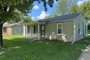 3012 Joseph St, Bloomington, IL 61704 - Photo 2