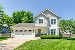 4126 N Yale Ave, Arlington Heights, IL 60004 - Photo 1