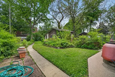 11427 S Longwood Drive, Chicago, IL 60643 - Photo 2