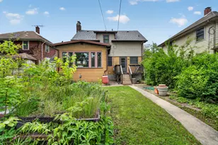 11427 S Longwood Dr, Chicago, IL 60643 - Photo 4