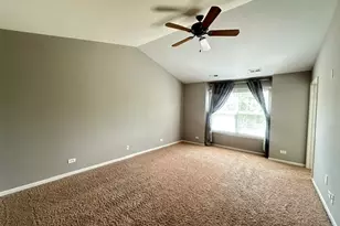 789 Lewisburg Ln, Aurora, IL 60504 - Photo 8