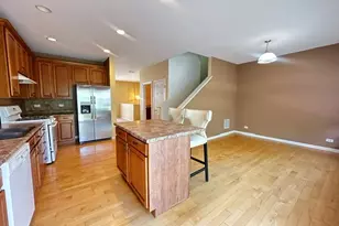 789 Lewisburg Ln, Aurora, IL 60504 - Photo 4
