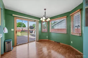 811 Arnold Ave, Rockford, IL 61108 - Photo 4