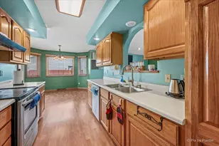 811 Arnold Ave, Rockford, IL 61108 - Photo 8