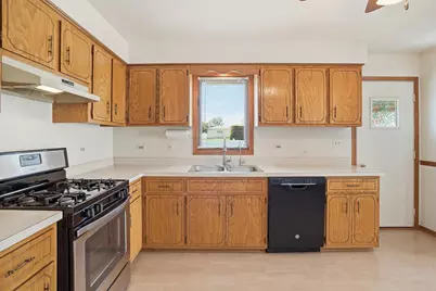 14804 Le Claire Avenue, Midlothian, IL 60445 - Photo 8