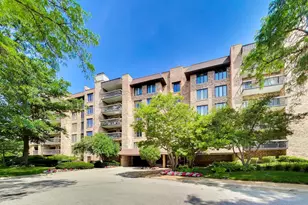 3860 Mission Hills Rd, Northbrook, IL 60062 - Photo 1