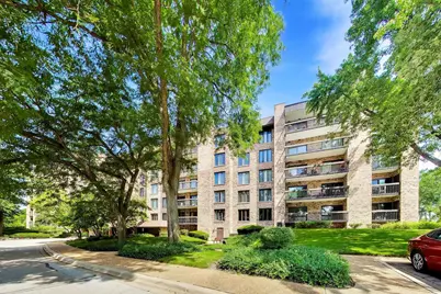 3860 Mission Hills Road #416, Northbrook, IL 60062 - Photo 2