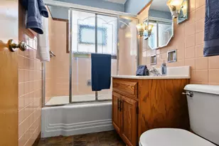 2844 W 100th Pl, Evergreen Park, IL 60805 - Photo 10