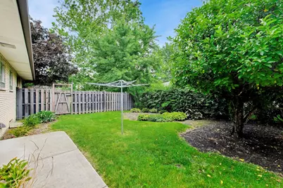 1015 Sherwood Drive, Prospect Heights, IL 60070 - Photo 14