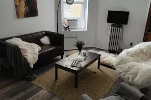 666 W Oakdale Ave, Chicago, IL 60613 - Photo 2