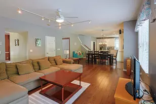5686 Angouleme Ln, Hoffman Estates, IL 60192 - Photo 12