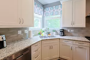 5686 Angouleme Ln, Hoffman Estates, IL 60192 - Photo 16