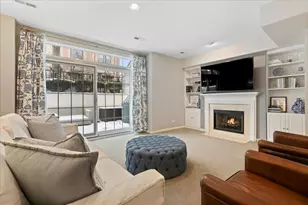 1310 W Fletcher St, Chicago, IL 60657 - Photo 20