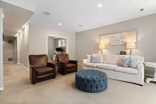 1310 W Fletcher St, Chicago, IL 60657 - Photo 22