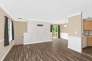 302 Windsor Ct, South Elgin, IL 60177 - Photo 4