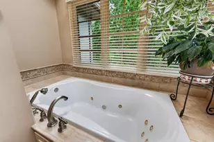 451 Courtney Cir, Sugar Grove, IL 60554 - Photo 44
