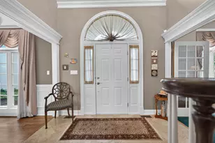 451 Courtney Cir, Sugar Grove, IL 60554 - Photo 6