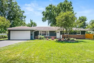 210 Briar Ln, North Aurora, IL 60542 - Photo 1