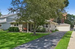 3002 Owl Dr, Rolling Meadows, IL 60008 - Photo 2