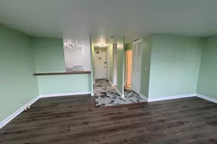 4250 N Marine Dr, Chicago, IL 60613 - Photo 4