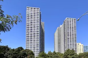 4250 N Marine Dr, Chicago, IL 60613 - Photo 1