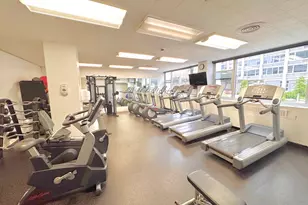 4250 N Marine Dr, Chicago, IL 60613 - Photo 24