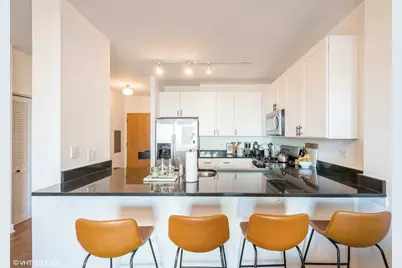 451 W Huron Street #804, Chicago, IL 60654 - Photo 4