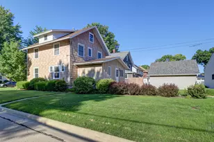 302 W 13th St, Sterling, IL 61081 - Photo 40