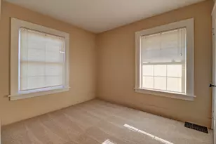302 W 13th St, Sterling, IL 61081 - Photo 24