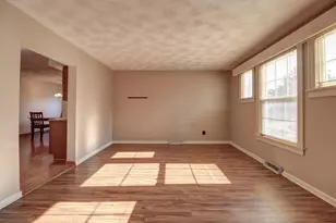 302 W 13th St, Sterling, IL 61081 - Photo 10
