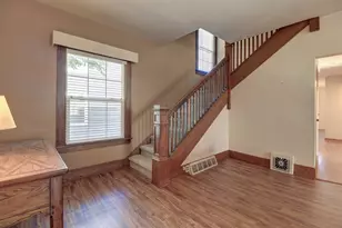 302 W 13th St, Sterling, IL 61081 - Photo 8