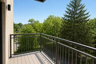 8828 Niles Center Rd, Skokie, IL 60077 - Photo 16