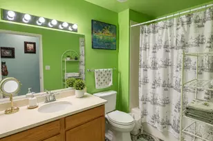 8828 Niles Center Rd, Skokie, IL 60077 - Photo 6