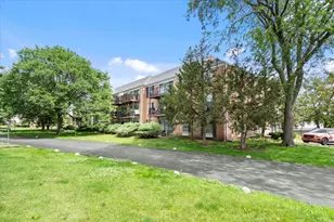 5300 Carriage Way Dr, Rolling Meadows, IL 60008 - Photo 2